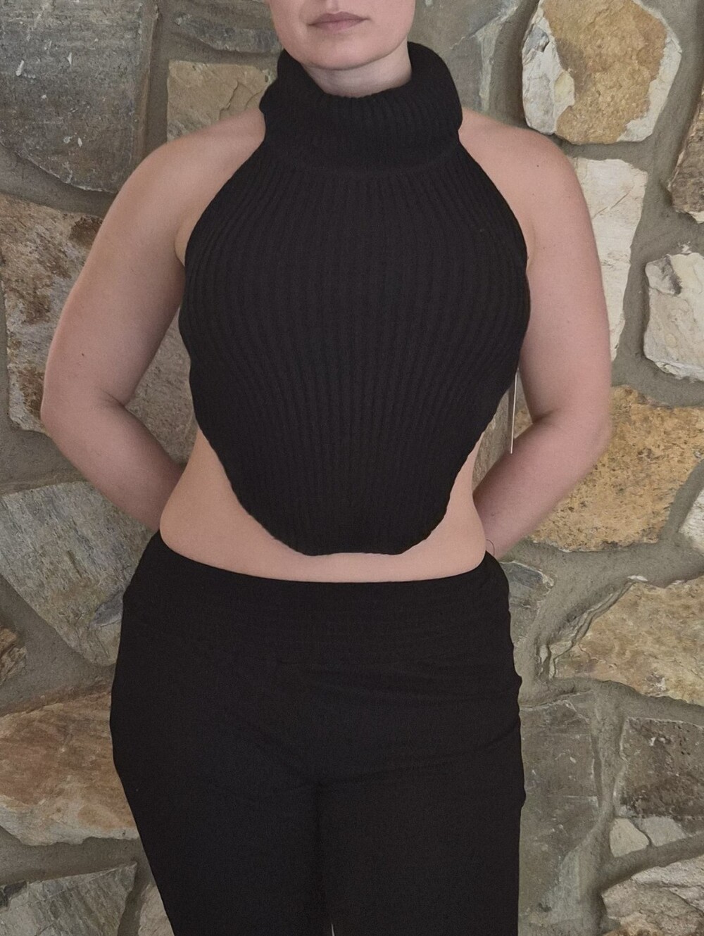 NWT Backless Cropped Sweater Size M